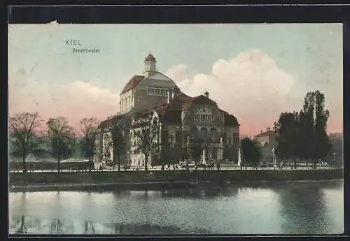 AK Kiel, Stadttheater, Ansicht vom Wasser