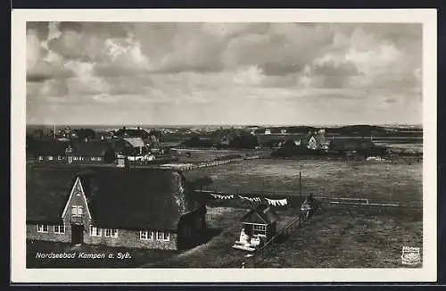 AK Kampen a. Sylt, Landschaftspanorama mit einem Bauernhaus im Vordergrund