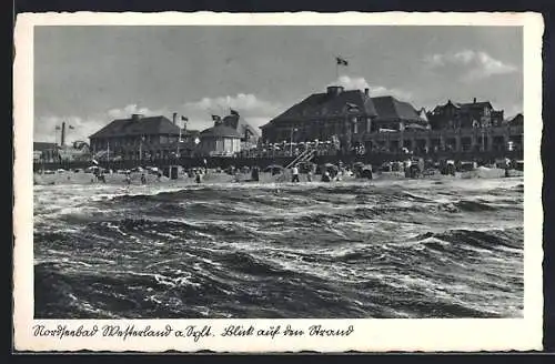 AK Westerland /Sylt, Strandpanorama vom Wasser aus, -Fahnen