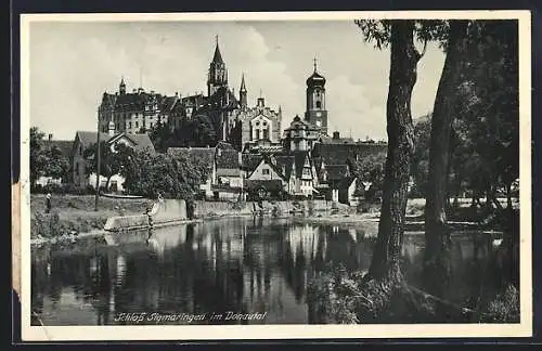 AK Sigmaringen, Schloss vom Donauufer gesehen