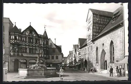 AK Reutlingen, Marktplatz mit Brunnen