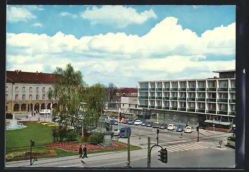 AK Reutlingen, Friedrich-List-Platz mit Bahnhof