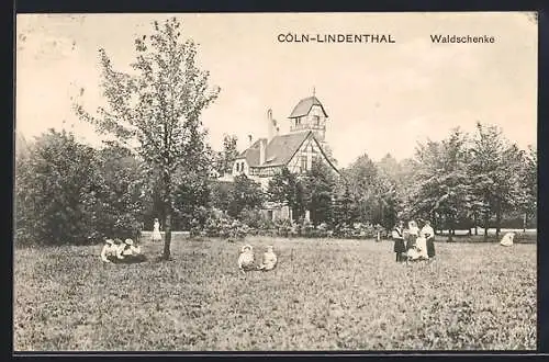 AK Köln-Lindenthal, Gasthaus Waldschenke, von einer Wiese gesehen