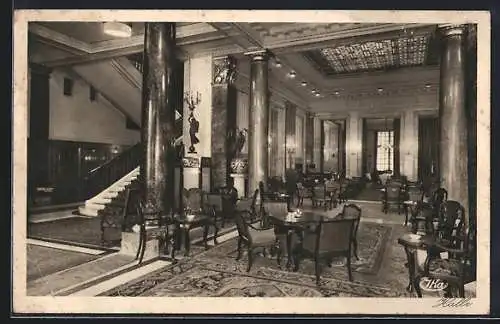 AK Köln a. Rh., Excelsior-Hotel Ernst, Innenansicht Foyer mit Treppe