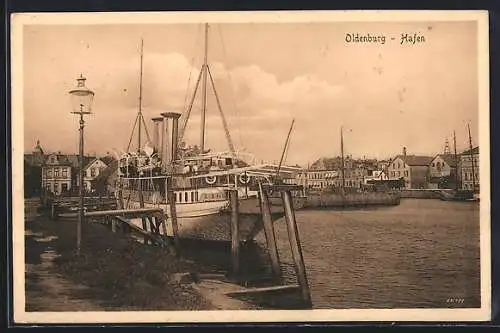 AK Oldenburg / Oldenburg, Hafen mit Dampfer