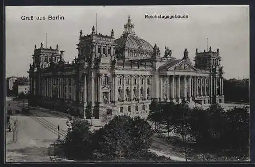 AK Berlin-Tiergarten, Reichstagsgebäude mit Strassenbahn