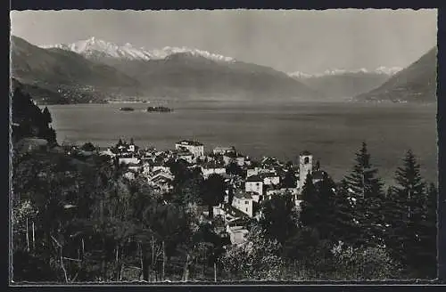 AK Brissago, Ortsansicht mit Blick über den Lago Maggiore