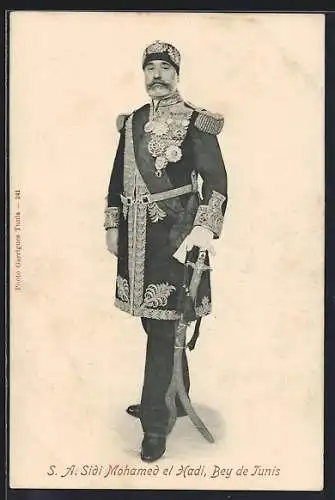 AK S. A. Sidi Mohamed el Hadi, Bey de Tunis in Uniform mit Sebel