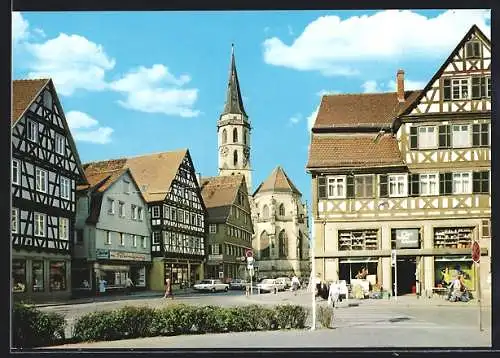 AK Schorndorf / Württ., Marktplatz, Gottlieb-Daimler-Strasse und Stadtkirche