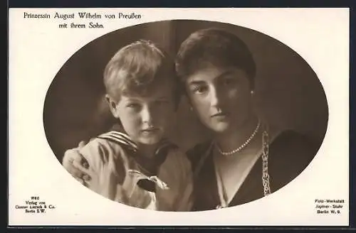 AK Prinzessin August Wilhelm von Preussen, mit ihrem Sohn