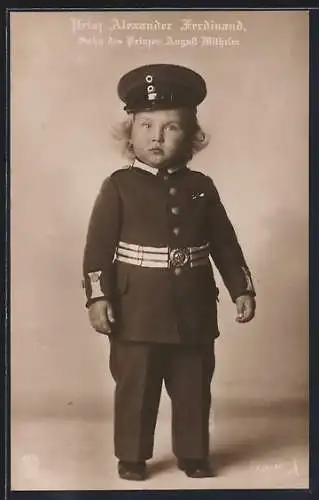 AK Prinz Alexander Ferdinand in jungen Jahren mit Uniform, Sohn d. Prinzen August Wilhelm