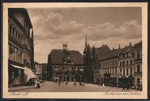 AK Minden / Weser, Marktplatz mit Rathaus und Passanten