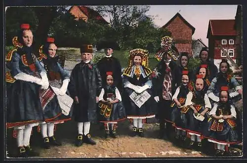 AK Gruppe von Schwälmern in hessischer Tracht bei einer Hochzeit