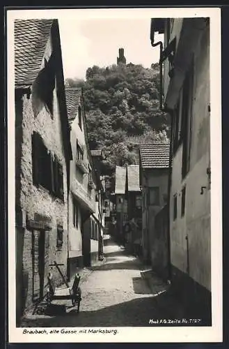 AK Braubach, Strasse alte Gasse mit Marksburg