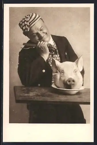 AK Übergewichtiger Mann mit Schweinekopf auf dem Teller