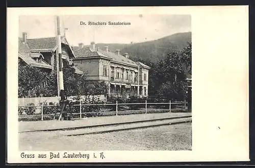 AK Bad Lauterberg i. H., Dr. Ritschers Sanatorium mit Bahnübergang