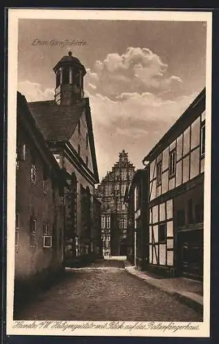 AK Hameln, Heiligengeiststrasse mit Blick auf das Rattenfängerhaus & Ehem. Garnisionskirche