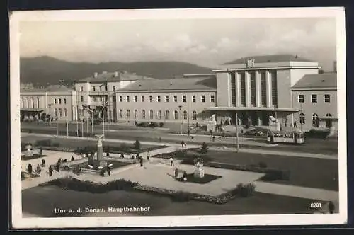 AK Linz a. d. Donau, Hauptbahnhof mit Brunnen