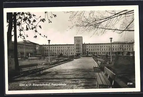 AK Linz a. d. D., Hauptbahnhof, Postgebäude mit Anlagen