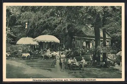 AK Rüdesheim a. Rhein, Waldhotel Jagdschloss Niederwald, Sitze im Freien