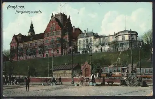 AK Hamburg, Blick auf die Navigationsschule, Strassenbahn an der Haltestelle