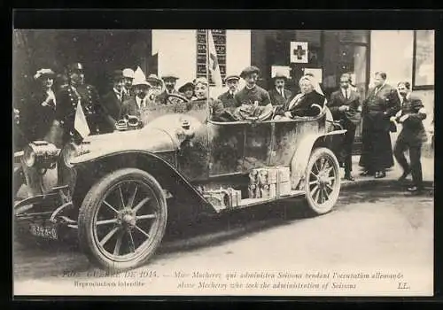 AK Jeanne Macherez im Auto Rotes Kreuz, Guerre de 1914