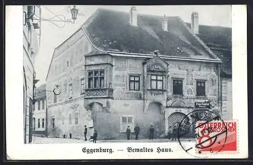 AK Eggenburg, Strasse mit bemaltem Haus