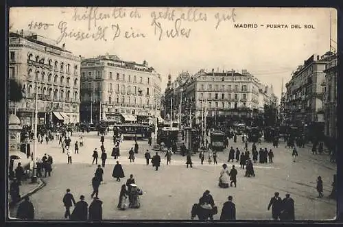 AK Madrid, Puerta del Sol mit Strassenbahnen und Häuserfassaden