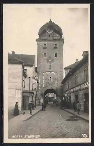 AK Leoben, Blick zum Stadtturm, Fussgänger, Kaufhaus