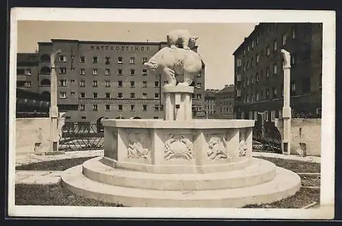 AK Wien, Gemeindebau Matteottihof mit Tierkreisbrunnen