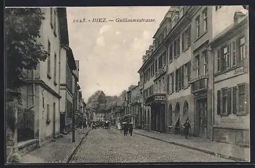 AK Diez, Guillaumestrasse mit Hotel und Gasthof