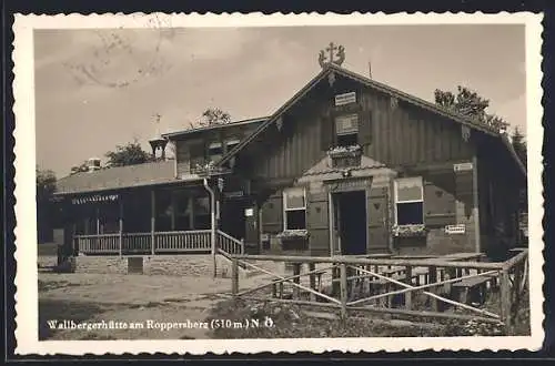 AK Wallbergerhütte am Roppersberg, Blick zum Haus mit Wirtschaft