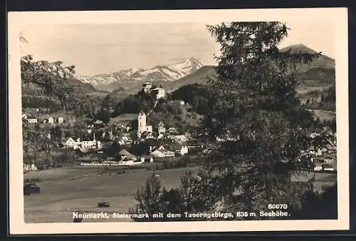 AK Neumarkt /Steiermark, Ortsansicht mit dem Tauerngebirge