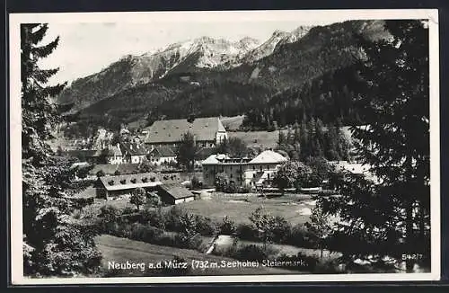 AK Neuberg a. d. Mürz, Ortsansicht gegen die Berge