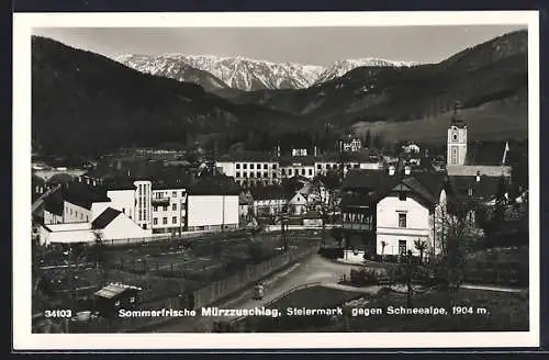 AK Mürzzuschlag, Ortsansicht mit Strassenpartie gegen Schneealpe