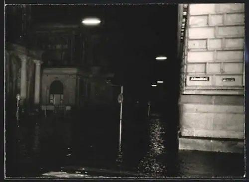 Foto-AK Hamburg, Alter Wall Strasse bei Hochwasser