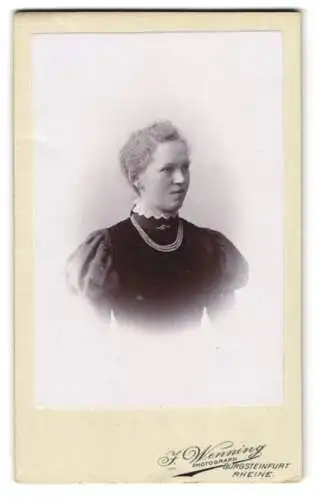 Fotografie H. Wenning, Burgsteinfurt, Wilhelmplatz 5, Porträt einer Dame