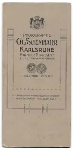 Fotografie Ch. Schönthaler, Karlsruhe, Vorholzstrasse 44, Porträt eines eleganten Herrn