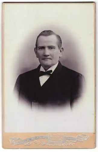 Fotografie Theodor Reinhard, Hildesheim, Goslarsche Strasse 23, Portrait eines Mannes