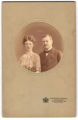 Fotografie F. Hundt Nachfl., Münster i. W., Kreuzstr. 42, Porträt eines Paares