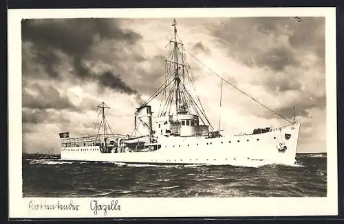 AK Flottentender Gazelle mit -Fahne