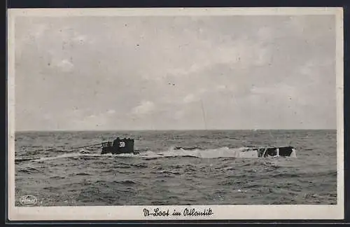 AK U-Boot U39 der Kriegsmarine taucht aus dem Atlantik auf