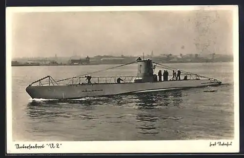 AK U-Boot U2 der Kriegsmarine nahe der Küste