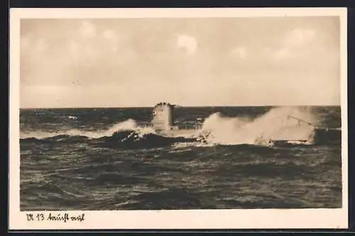 AK U-Boot U13 taucht auf, Kriegsmarine