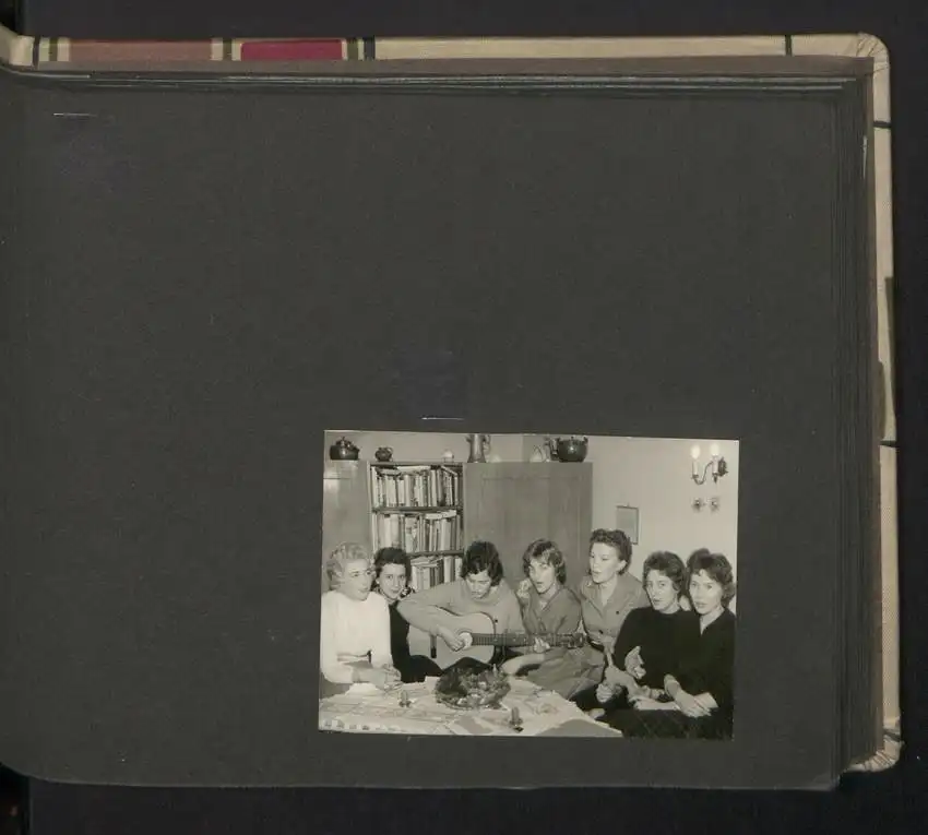 Fotoalbum mit 105 Fotografien, Opernsänger Rudolf Schock, Privataufnahmen und Bühnenauftritte 19