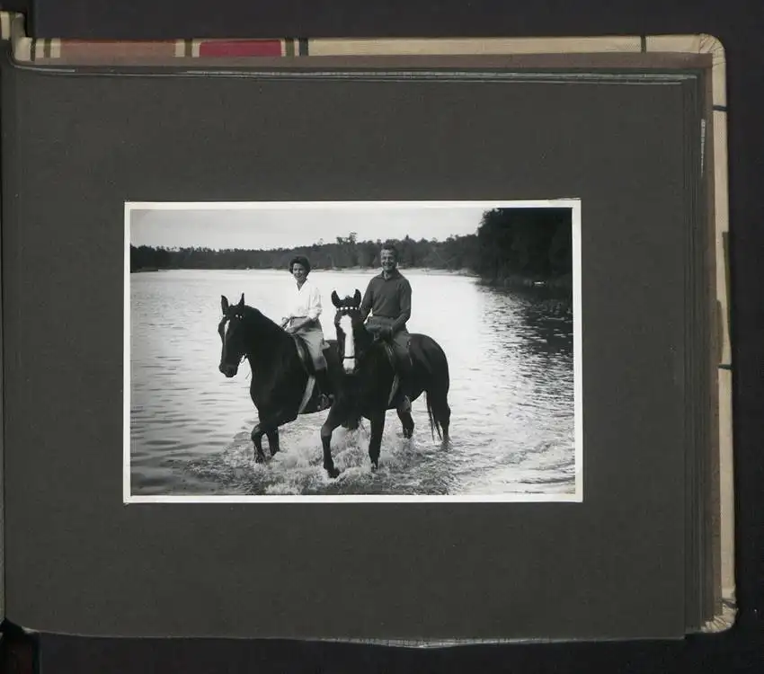 Fotoalbum mit 105 Fotografien, Opernsänger Rudolf Schock, Privataufnahmen und Bühnenauftritte 29