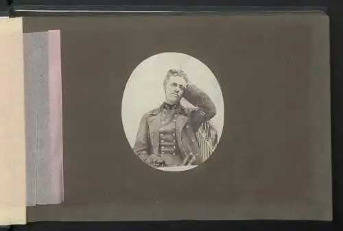 Fotoalbum mit 28 Fotografien auf Salzpapier und 2 Handzeichnungen, 1861, K.u.K. Soldaten Fotografiert von Oblt. Rossetti