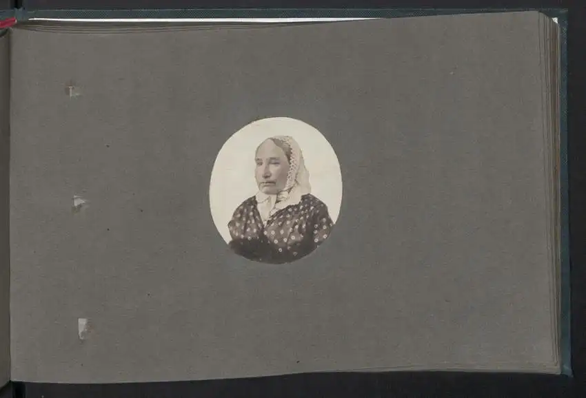 Fotoalbum mit 28 Fotografien auf Salzpapier und 2 Handzeichnungen, 1861, K.u.K. Soldaten Fotografiert von Oblt. Rossetti 19