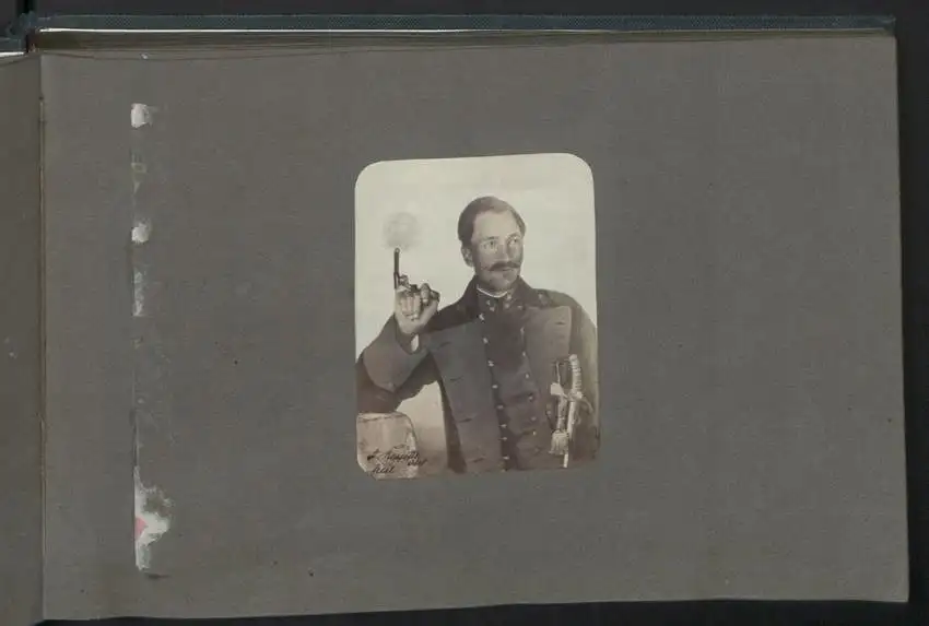 Fotoalbum mit 28 Fotografien auf Salzpapier und 2 Handzeichnungen, 1861, K.u.K. Soldaten Fotografiert von Oblt. Rossetti 2