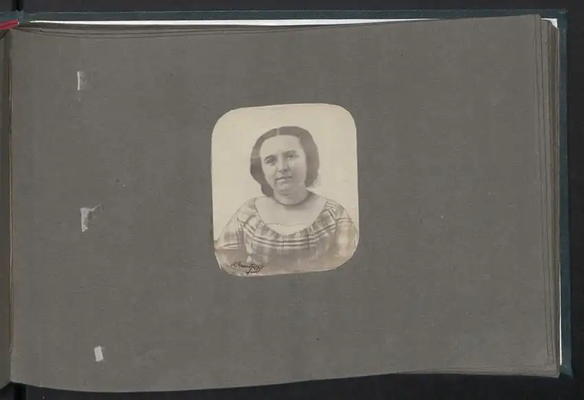 Fotoalbum mit 28 Fotografien auf Salzpapier und 2 Handzeichnungen, 1861, K.u.K. Soldaten Fotografiert von Oblt. Rossetti 21